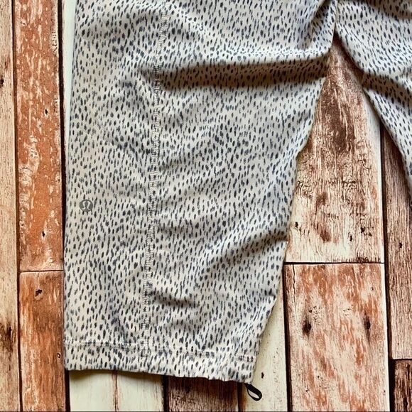 Lululemon Step Lively Crop Pant size 4 - Picture 10 of 12